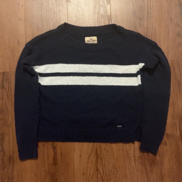 CROPPED HOLLISTER SWEATER 💙 - Picture 1 of 2